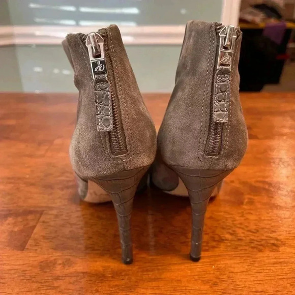 Sam Edelman gray suede pointed toe booties size 8 - Picture 5 of 12
